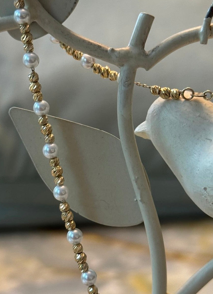 Solid gold and imitation pearl necklace