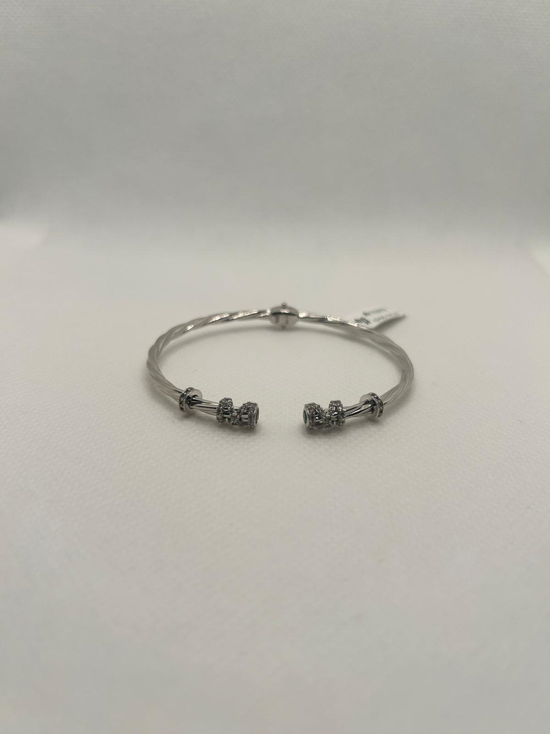 18k White Gold Twisted Open Cuff Bangle With Zirconia - 7g (Approx)