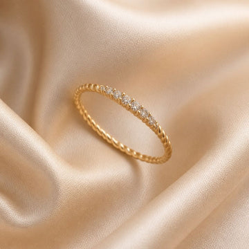 14k Gold Twisted Rope Ring With Zirconia - 2g (Approx)