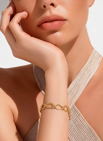 18k Gold Oval Link Chain Bracelet — 5g (Approx)