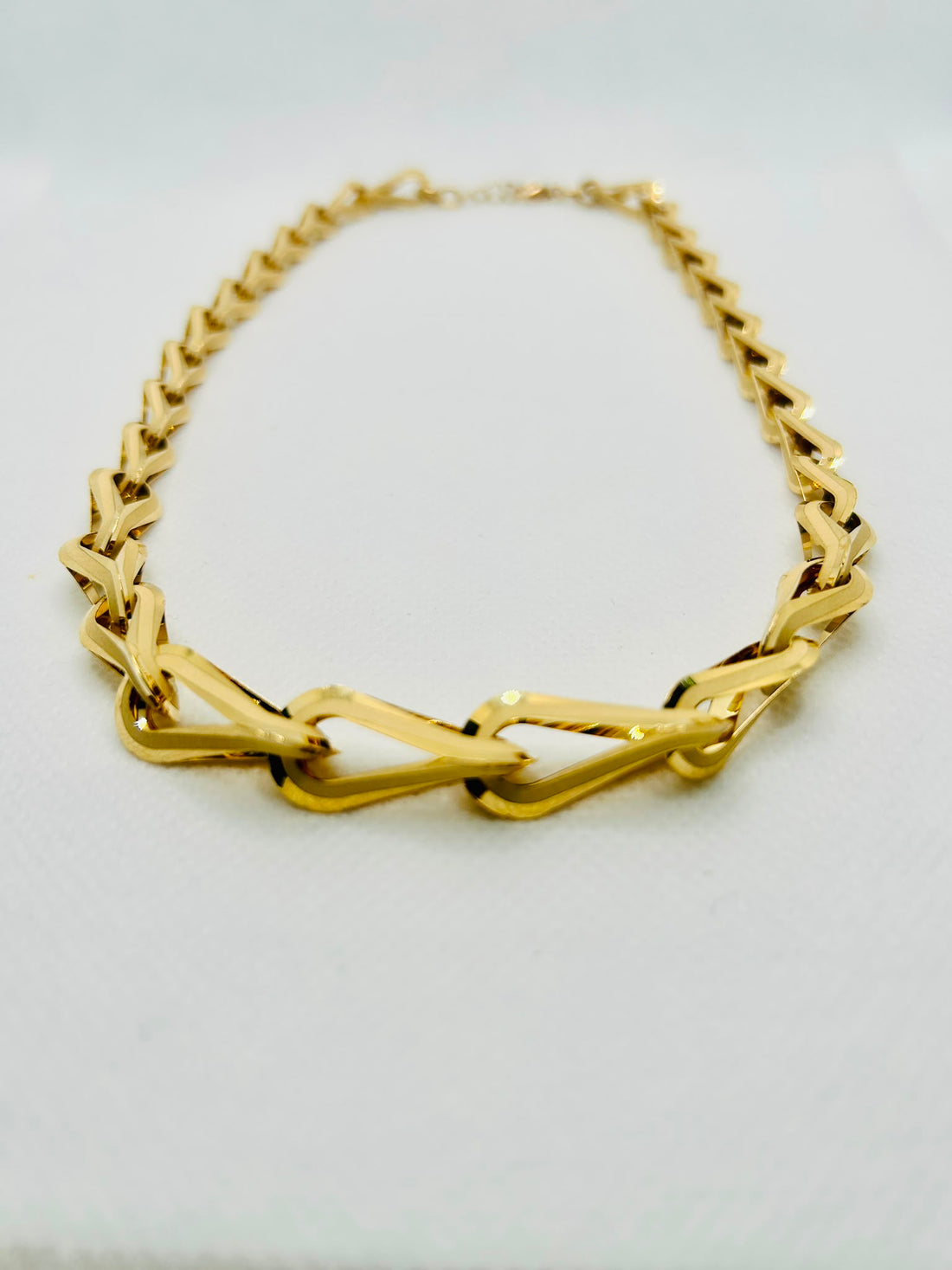 18k Solid Gold Graduating Interlocking Link Chain Necklace — 17g (Approx)