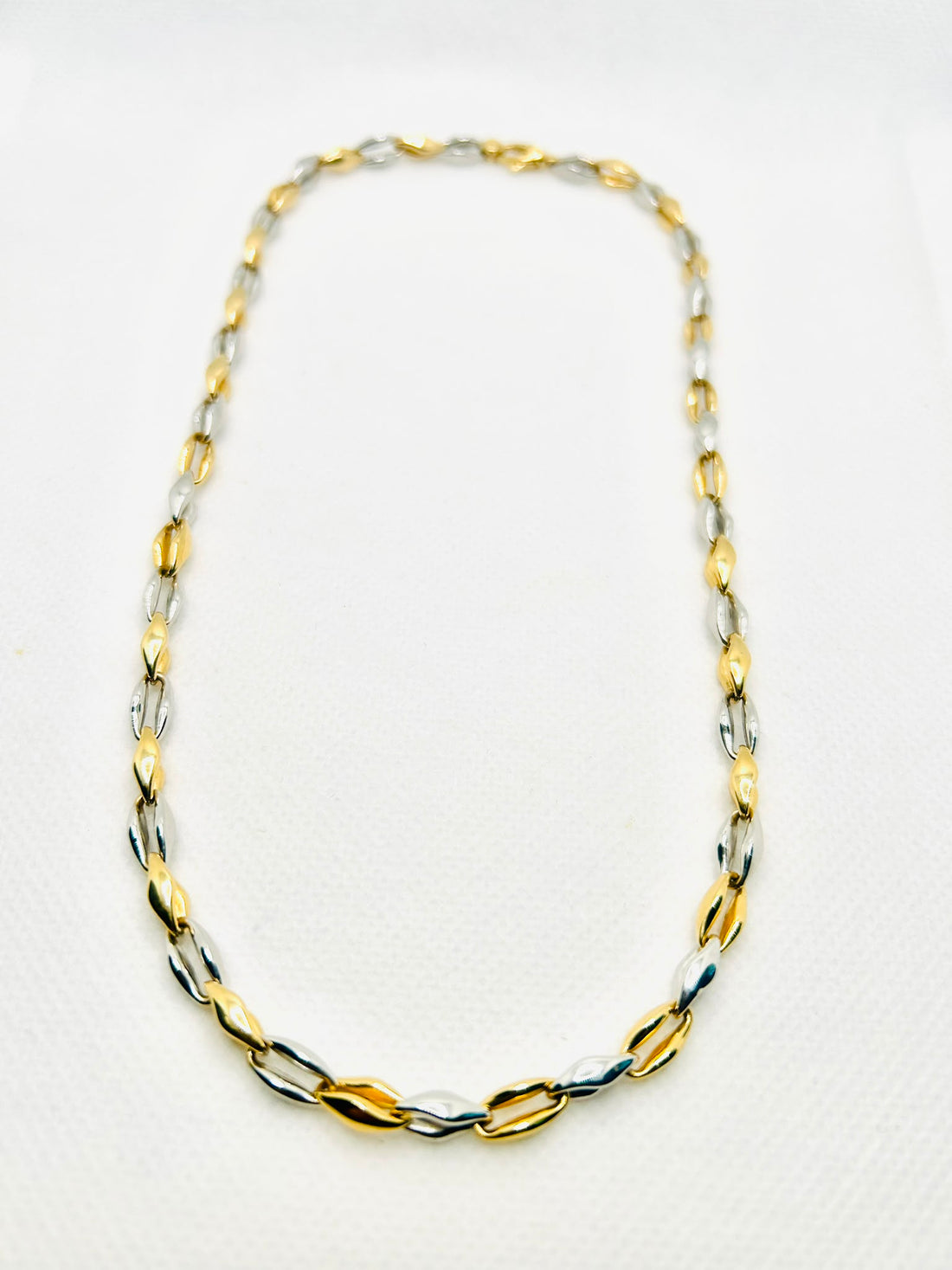 18k Italian Gold Two-Tone Chain Necklace — 18g (Approx)