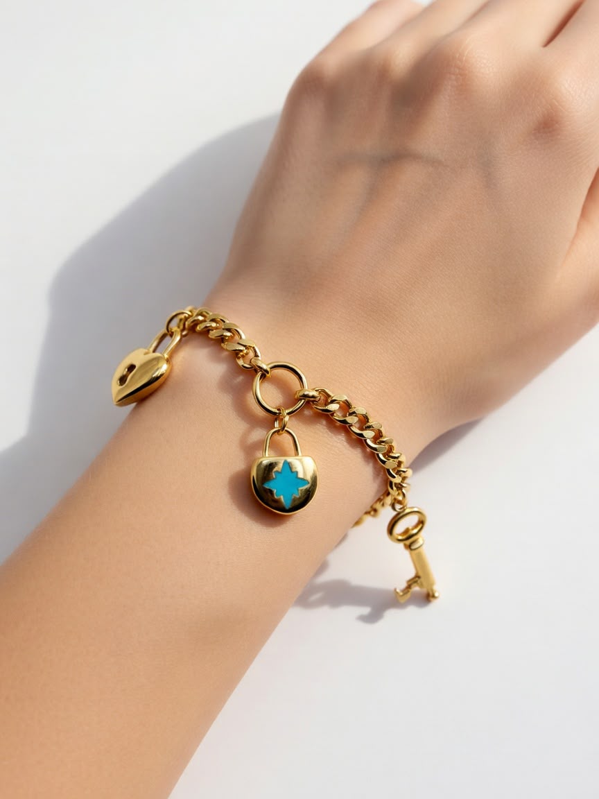 18k Gold Charm Bracelet With Heart, Lock & Key Charms - 8g (Approx)